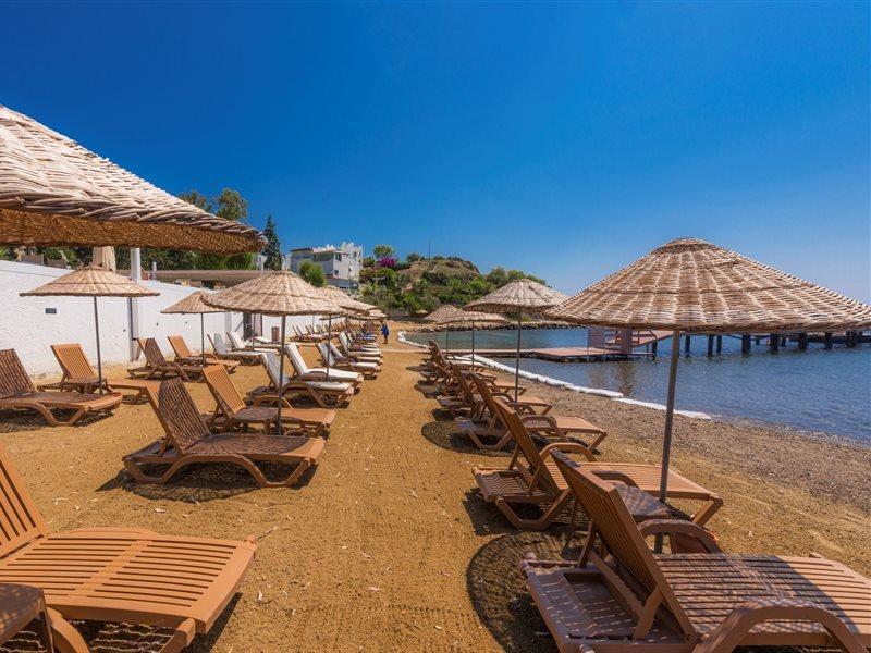 Liv Hotel By Bellazure Акярлар Екстер'єр фото