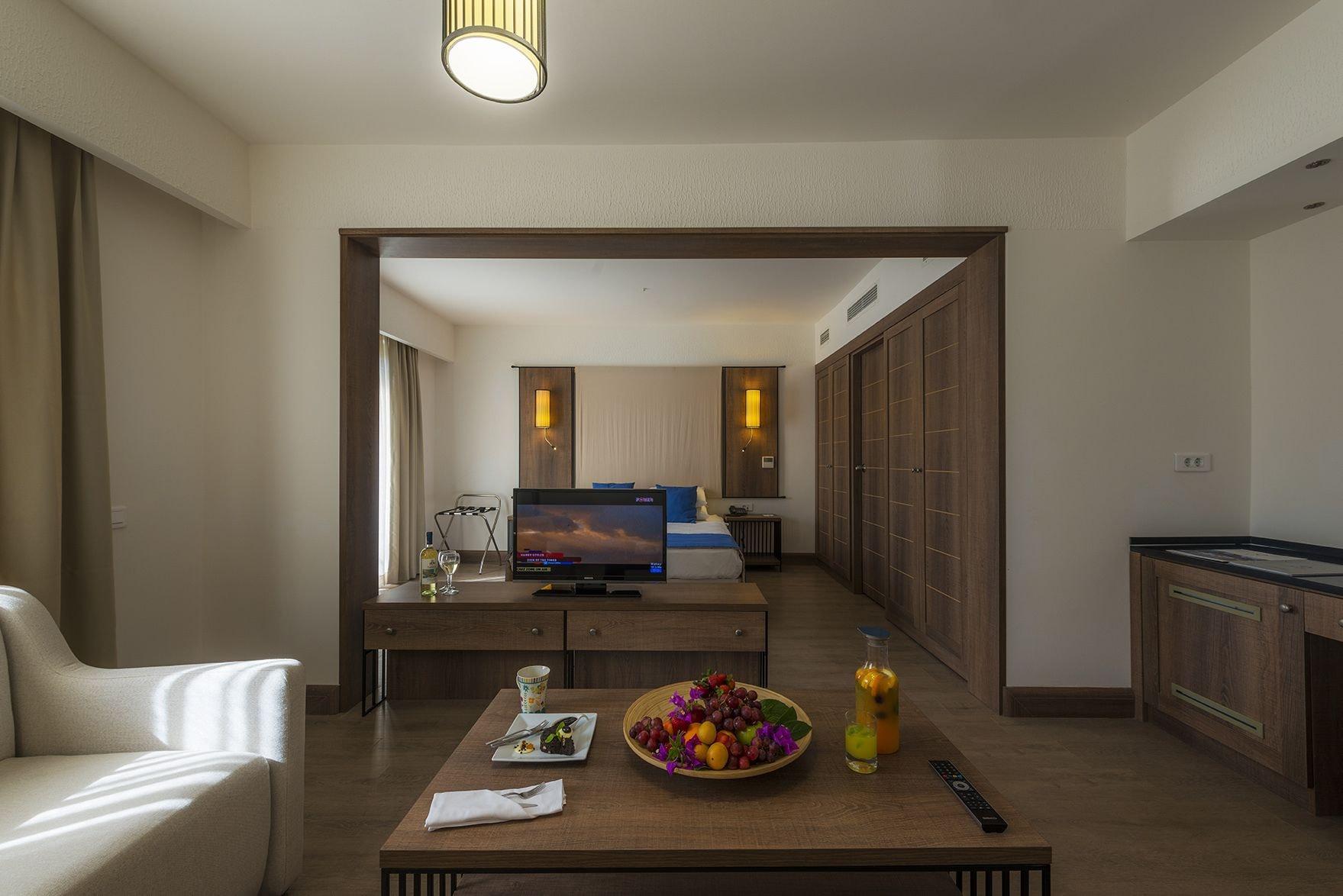 Liv Hotel By Bellazure Акярлар Екстер'єр фото