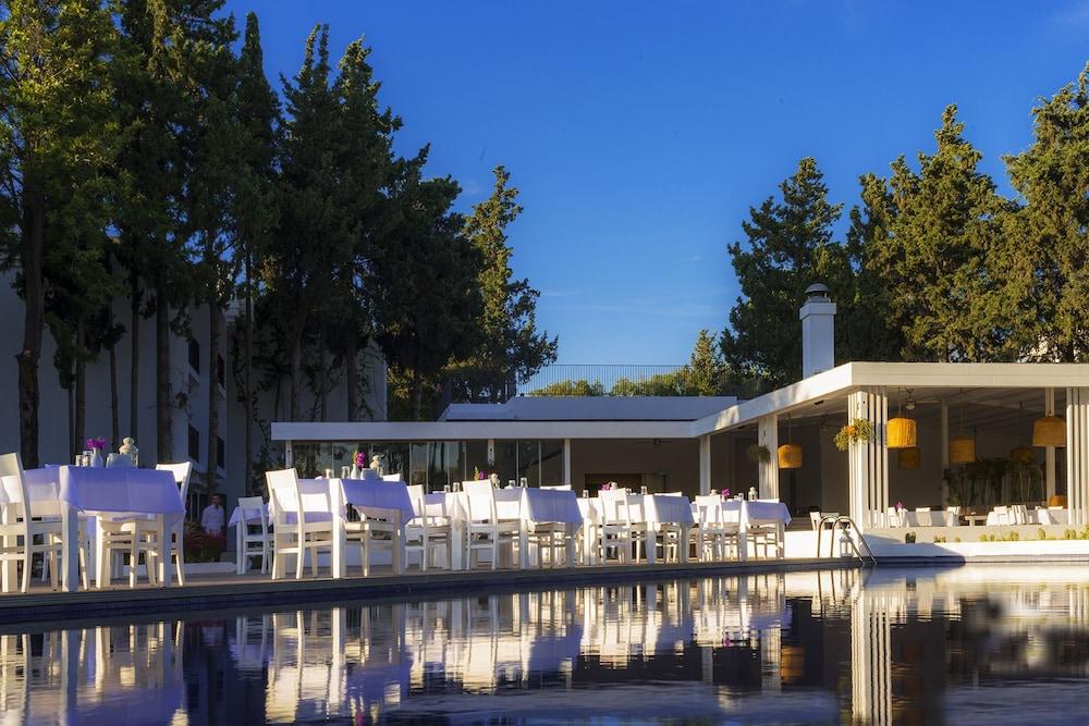 Liv Hotel By Bellazure Акярлар Екстер'єр фото